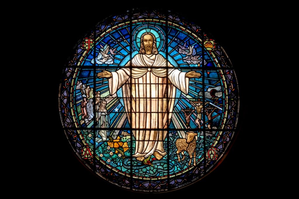 Vyobrazení Ježíše v kostele na okně
